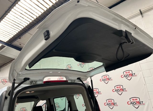 FORD – TOURNEO CONNECT 1.5 TDCI lleno