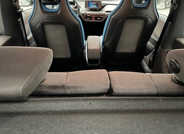 BMW – MODELO: I3 120 AH lleno